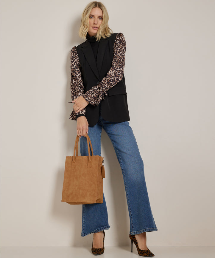 Weite Stretchjeans mit Knöpfen