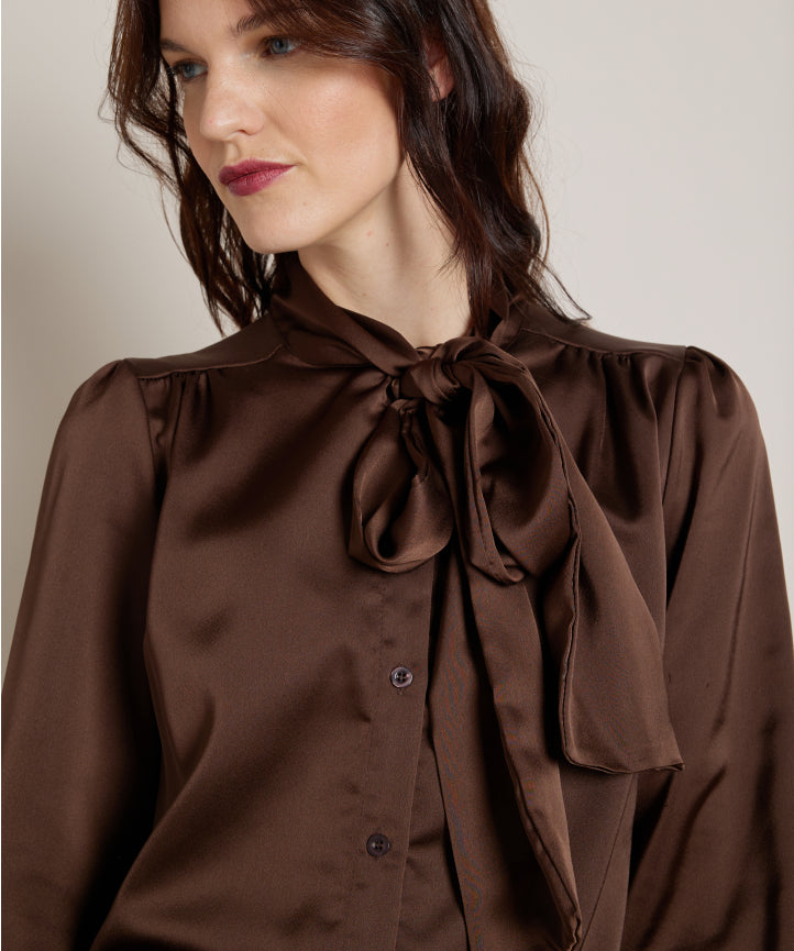 Bluse mit Schleifenkragen