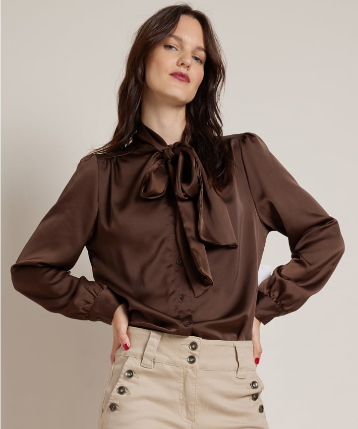 Bluse mit Schleifenkragen