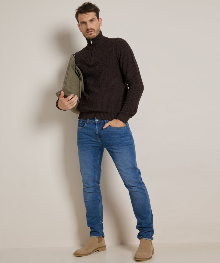 Pullover mit Strickmuster
