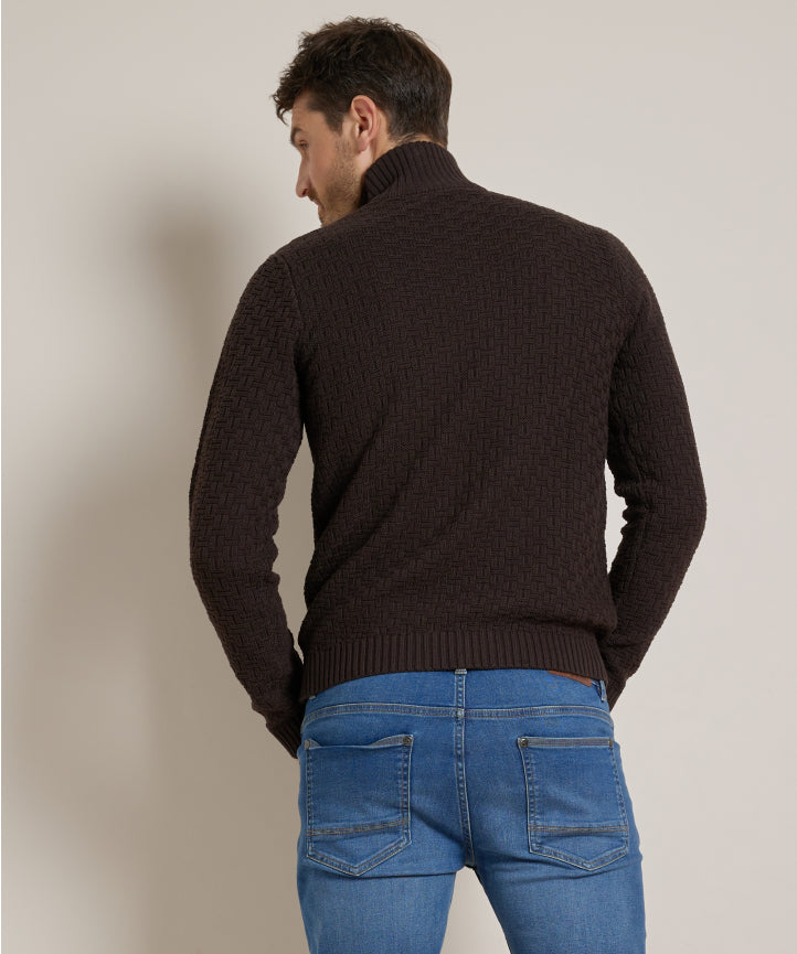 Pullover mit Strickmuster