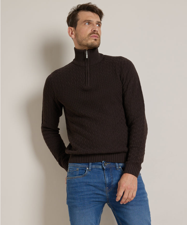 Pullover mit Strickmuster